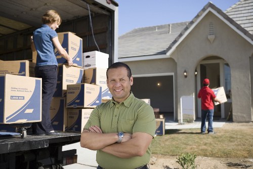 Moving truck hire service for Finsbury Park customers